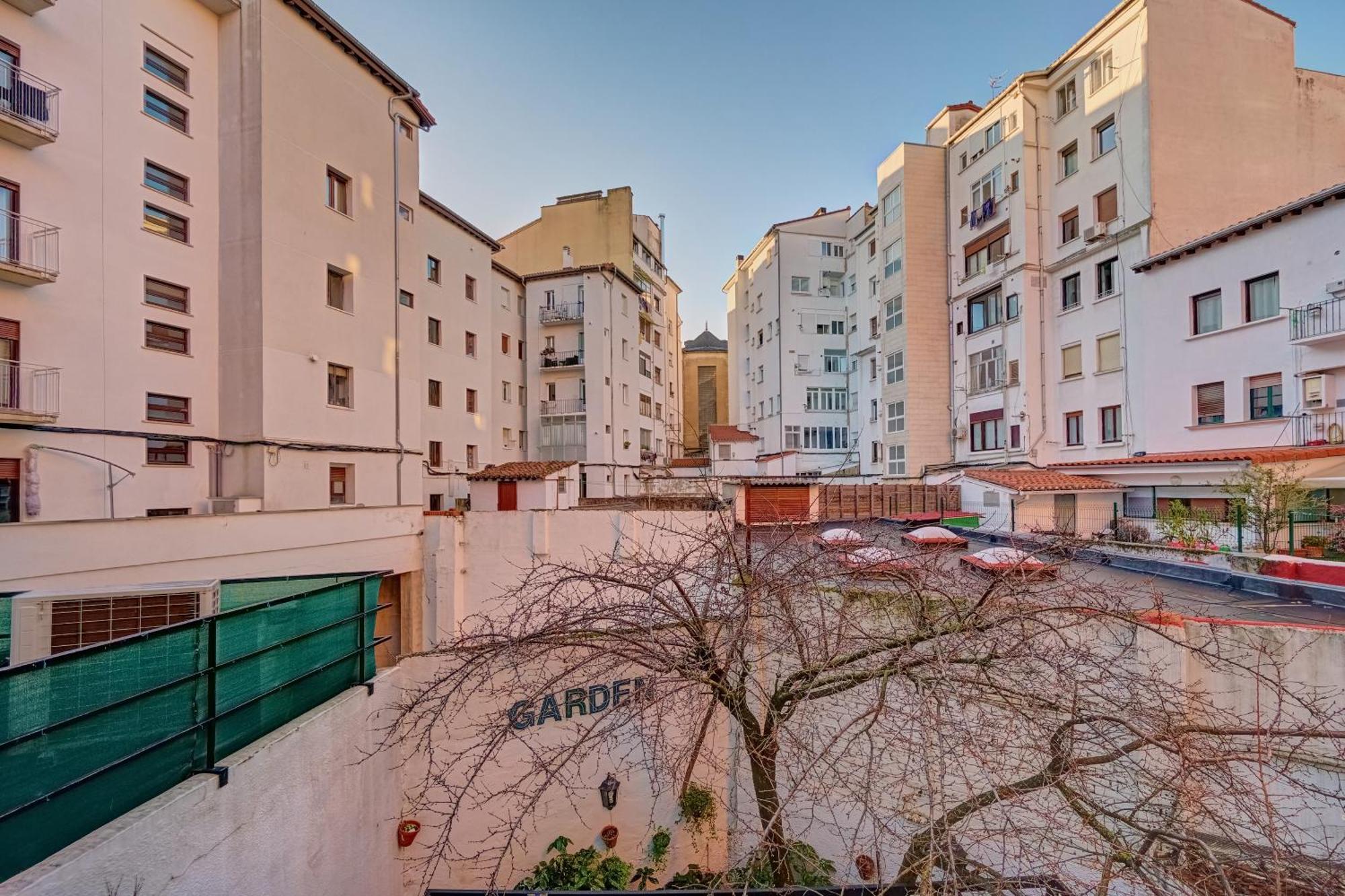 Apartamento El Conde By Clabao Пампона Екстериор снимка